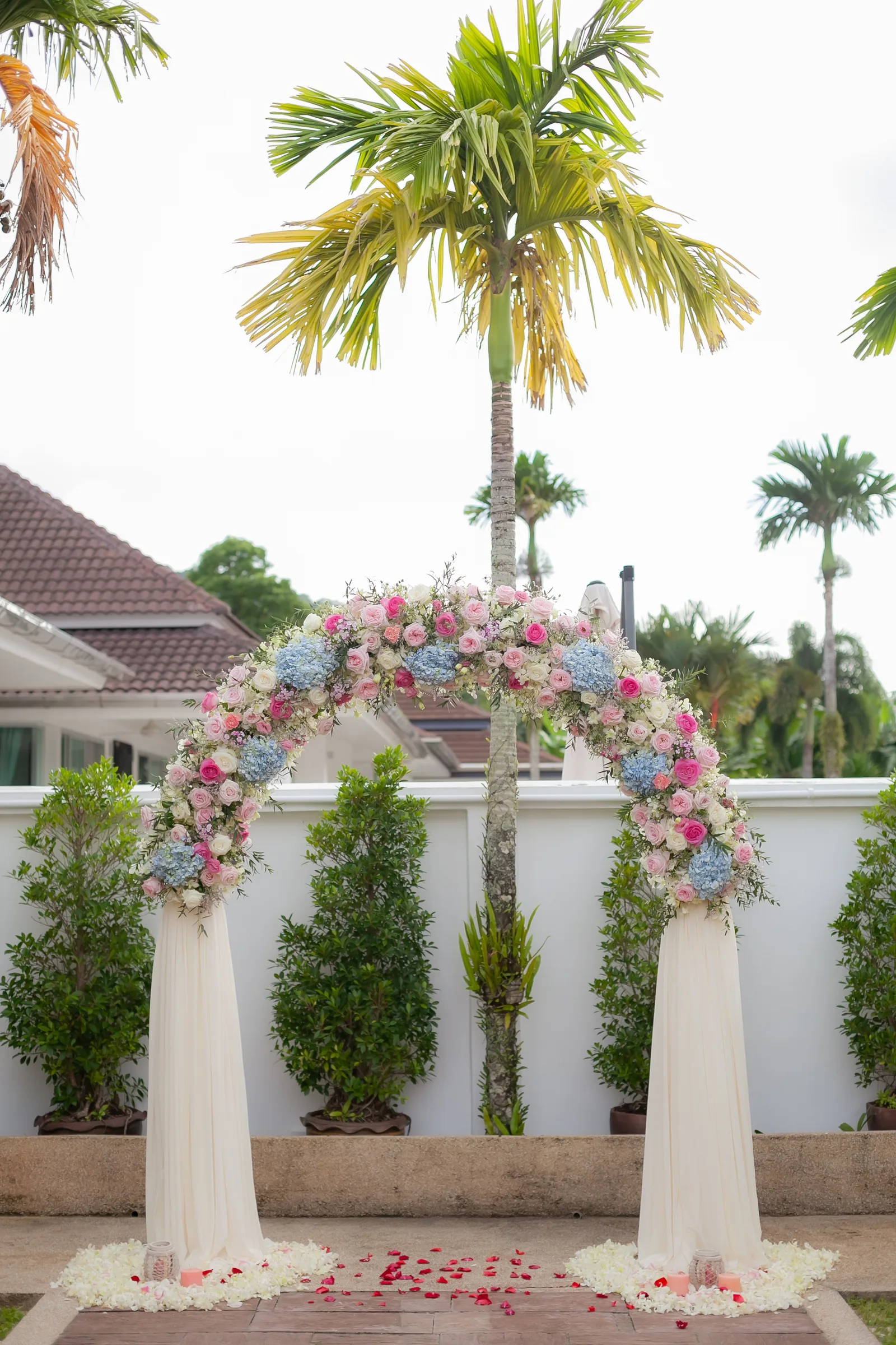 Yuna & Elod — Phuket villa, November 2022 — Phuket wedding florals by Supparin